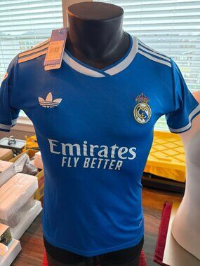 SOURCE UNKNOWN Real Madrid 2025/26 Third Kit